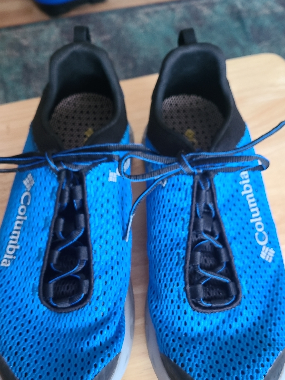 Columbia Men's Bright Blue and Black Athletic Sneakers